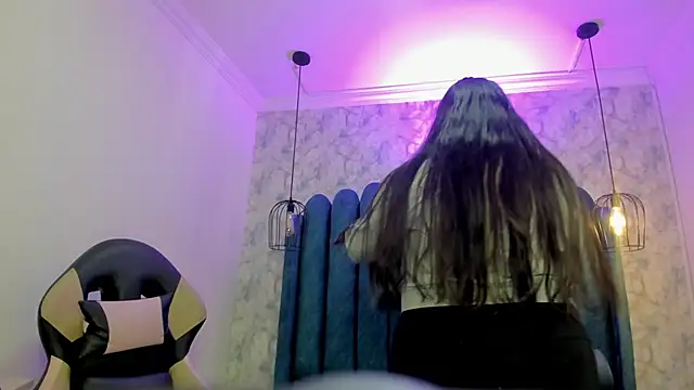 Snapshot of nalalye_cruzz_ chatting on 12/14/25, 03:12 nalalye cruzz online show from 12/14/25, 03:12