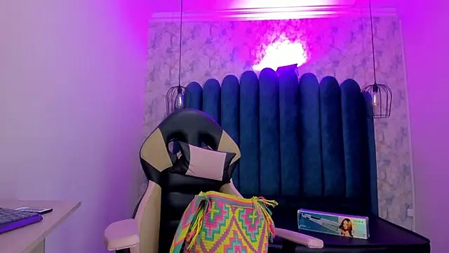 Snapshot of nalalye_cruzz_ chatting on 01/11/26, 03:00 nalalye cruzz online show from 01/11/26, 03:00