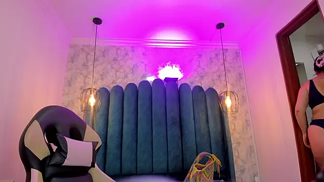 Snapshot of nalalye_cruzz_ chatting on 02/28/26, 02:56 nalalye cruzz online show from 02/28/26, 02:56