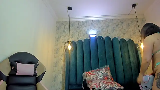 nalalye cruzz  online show from 05/01/26, 02:27