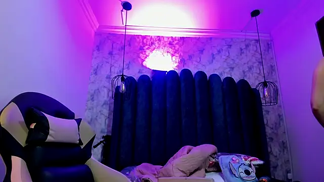 nalalye cruzz  online show from 05/04/26, 03:57