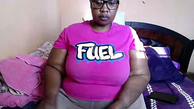 Snapshot of ZOQULUx chatting on 03/28/26, 02:49 ZOQULUx online show from 03/28/26, 02:49