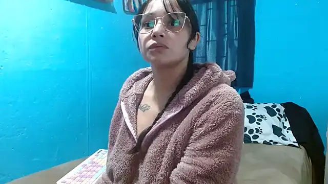 Snapshot of clarisse69 chatting on 01/27/25, 10:27 clarisse69 online show from 01/27/25, 10:27