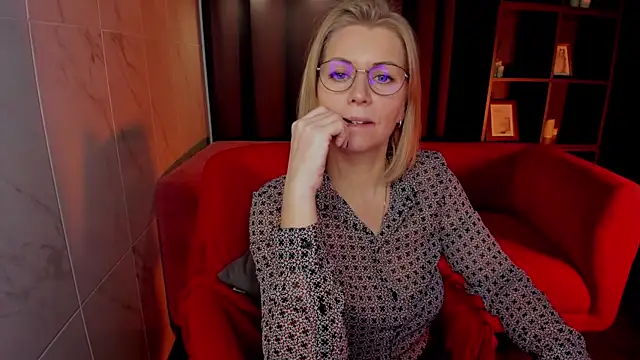 Annie Light online show from 12/02/25, 05:57