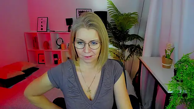 Annie Light online show from 01/16/26, 05:55