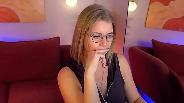 Annie Light online show from 01/19/26, 06:06