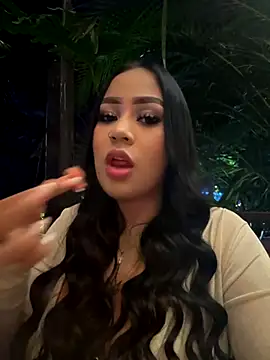 Snapshot of Luisa_Fernandaa chatting on 10/18/25, 02:14 Luisa Fernandaa online show from 10/18/25, 02:14