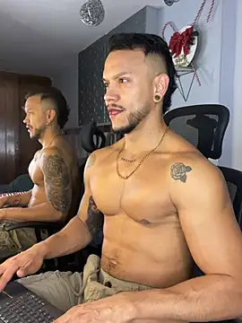 ARON TAYLER01 online show from 12/18/24, 12:29