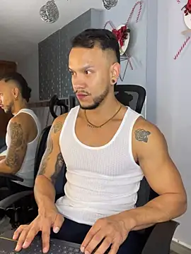 ARON TAYLER01 online show from 12/24/24, 12:44