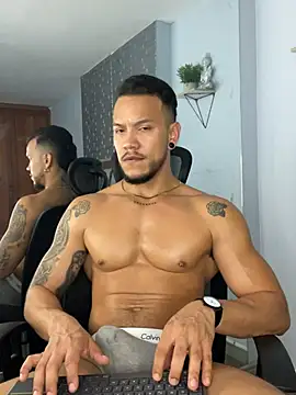 ARON TAYLER01 online show from 02/01/25, 03:39