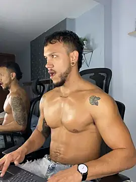 ARON TAYLER01 online show from 02/07/25, 12:39