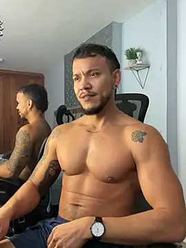 ARON TAYLER01 online show from 02/07/25, 04:24