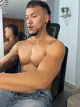 ARON TAYLER01 online show from 03/18/25, 04:48