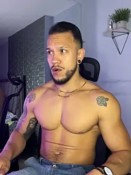 ARON TAYLER01 online show from 10/09/25, 10:35