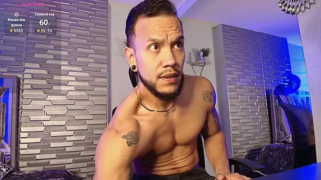 ARON TAYLER01 online show from 03/17/26, 10:18