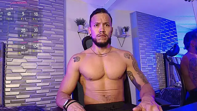 ARON TAYLER01 online show from 03/18/26, 10:18