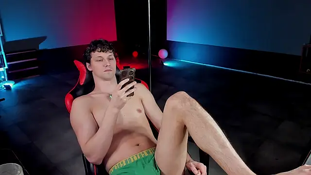 Snapshot of dirty-boss chatting on 04/19/26, 05:45 dirty-boss online show from 04/19/26, 05:45