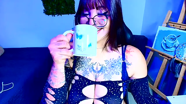Snapshot of SweetIsabella_x chatting on 07/03/26, 04:52 SweetIsabella x online show from 07/03/26, 04:52