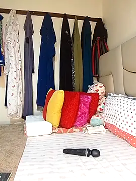 Snapshot of NicRaisaa chatting on 02/18/25, 04:48 NicRaisaa online show from 02/18/25, 04:48