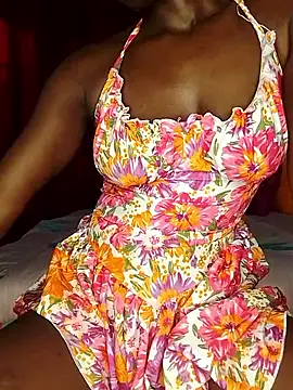 Snapshot of NicRaisaa chatting on 09/24/25, 04:38 NicRaisaa online show from 09/24/25, 04:38