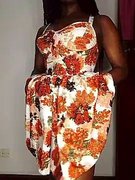 Snapshot of NicRaisaa chatting on 10/05/25, 01:42 NicRaisaa online show from 10/05/25, 01:42