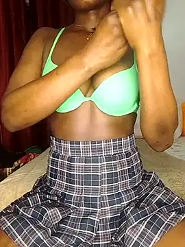 Snapshot of NicRaisaa chatting on 11/05/25, 03:39 NicRaisaa online show from 11/05/25, 03:39