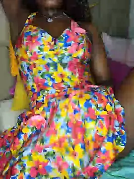 Snapshot of NicRaisaa chatting on 02/21/26, 04:24 NicRaisaa online show from 02/21/26, 04:24