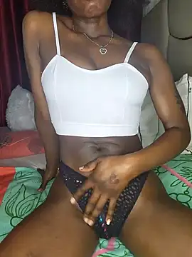 Snapshot of NicRaisaa chatting on 03/05/26, 04:19 NicRaisaa online show from 03/05/26, 04:19