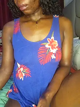 Snapshot of NicRaisaa chatting on 05/05/26, 05:04 NicRaisaa online show from 05/05/26, 05:04