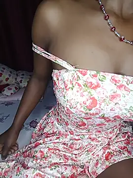 Snapshot of NicRaisaa chatting on 06/19/26, 05:12 NicRaisaa online show from 06/19/26, 05:12