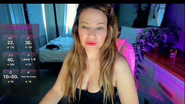 Snapshot of Brit_Housewife chatting on 02/25/26, 04:49 Brit Housewife online show from 02/25/26, 04:49