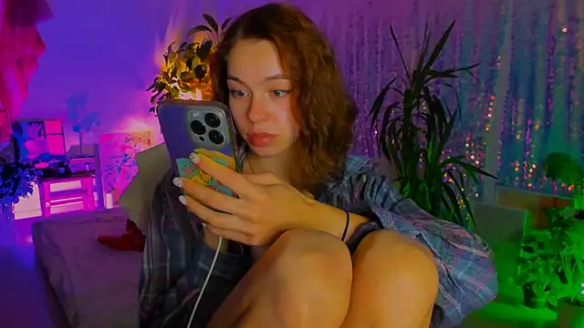 poli   online show from 09/17/25, 06:09