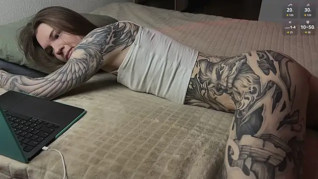 Snapshot of dnonilol chatting on 12/16/25, 02:38 dnonilol online show from 12/16/25, 02:38