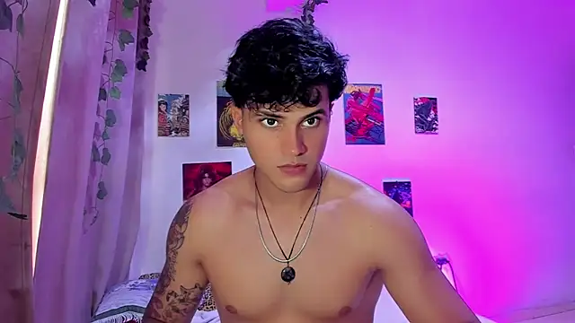 Snapshot of Nekoboy01 chatting on 12/10/24, 09:11 Nekoboy01 online show from 12/10/24, 09:11