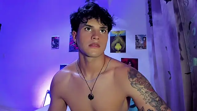 Snapshot of Nekoboy01 chatting on 12/11/24, 12:12 Nekoboy01 online show from 12/11/24, 12:12