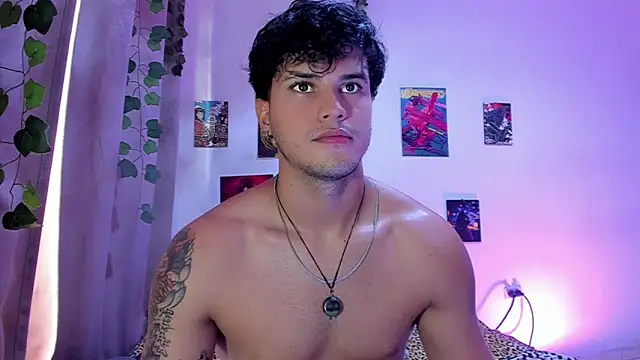 Snapshot of Nekoboy01 chatting on 12/15/24, 07:31 Nekoboy01 online show from 12/15/24, 07:31