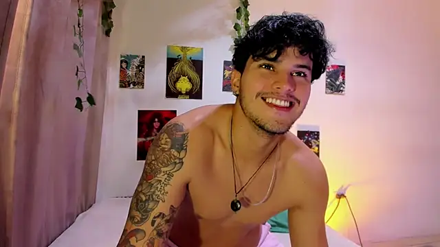 Snapshot of Nekoboy01 chatting on 12/26/24, 03:42 Nekoboy01 online show from 12/26/24, 03:42