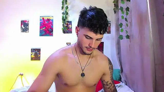 Snapshot of Nekoboy01 chatting on 01/12/25, 09:29 Nekoboy01 online show from 01/12/25, 09:29