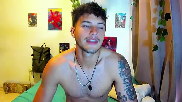 Snapshot of Nekoboy01 chatting on 10/10/25, 06:40 Nekoboy01 online show from 10/10/25, 06:40