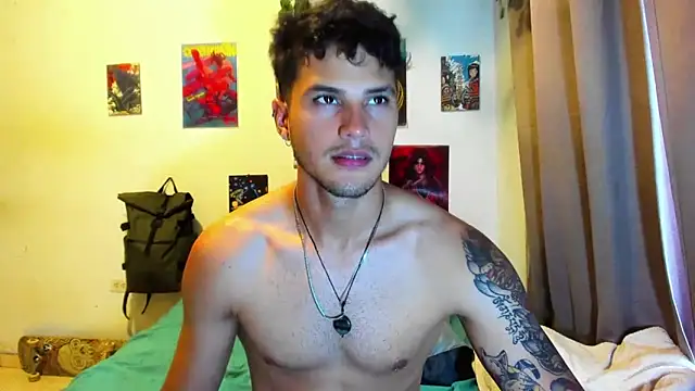 Snapshot of Nekoboy01 chatting on 10/21/25, 10:10 Nekoboy01 online show from 10/21/25, 10:10