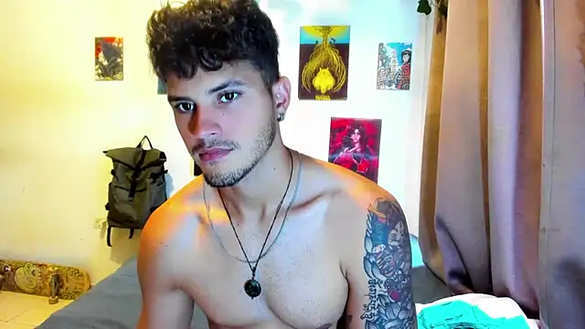 Snapshot of Nekoboy01 chatting on 10/28/25, 08:33 Nekoboy01 online show from 10/28/25, 08:33