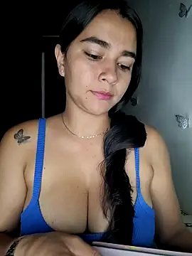 Snapshot of alison_villalobo chatting on 09/21/25, 02:46 alison villalobo online show from 09/21/25, 02:46