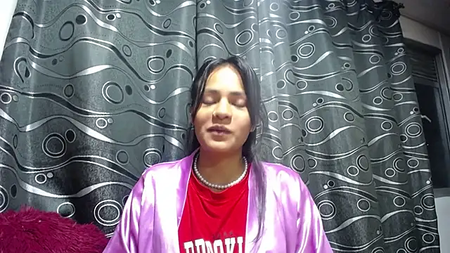 Snapshot of Samara_Beltran chatting on 12/12/24, 04:37 Samara Beltran online show from 12/12/24, 04:37