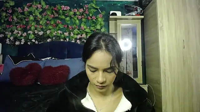 Snapshot of Samara_Beltran chatting on 01/24/25, 12:10 Samara Beltran online show from 01/24/25, 12:10
