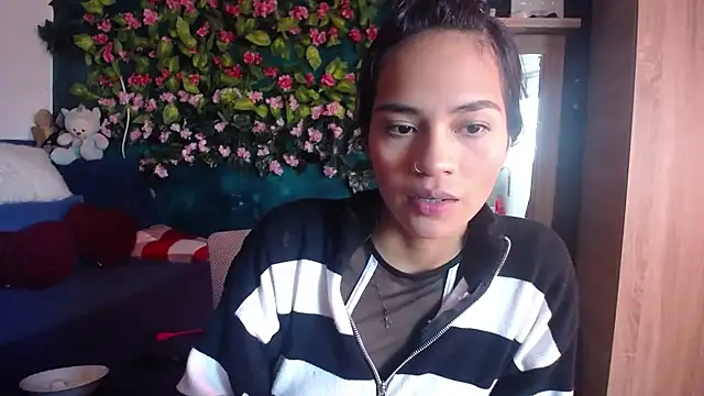 Snapshot of Samara_Beltran chatting on 02/06/25, 12:05 Samara Beltran online show from 02/06/25, 12:05