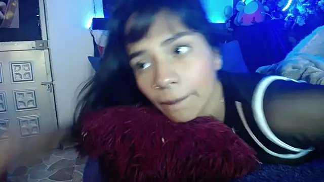 Snapshot of Samara_Beltran chatting on 02/07/25, 08:11 Samara Beltran online show from 02/07/25, 08:11