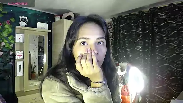 Snapshot of Samara_Beltran chatting on 02/14/25, 06:45 Samara Beltran online show from 02/14/25, 06:45