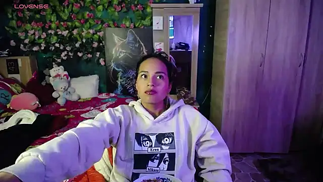 Snapshot of Samara_Beltran chatting on 02/17/25, 02:20 Samara Beltran online show from 02/17/25, 02:20