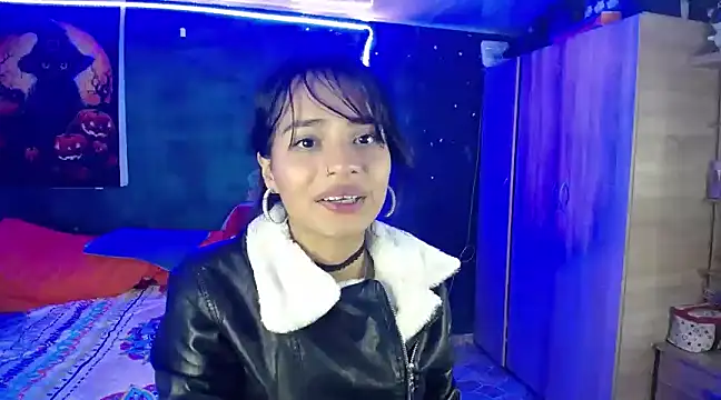 Snapshot of Samara_Beltran chatting on 03/15/25, 08:26 Samara Beltran online show from 03/15/25, 08:26