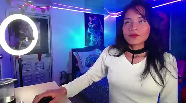 Snapshot of Samara_Beltran chatting on 03/19/25, 06:03 Samara Beltran online show from 03/19/25, 06:03